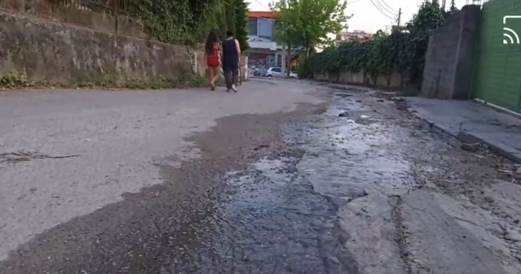 Çahet tubi i ujit në Shkozë qytetari thirrje Erion Veliajt: Paguajmë taksa njëlloj si në Bllok