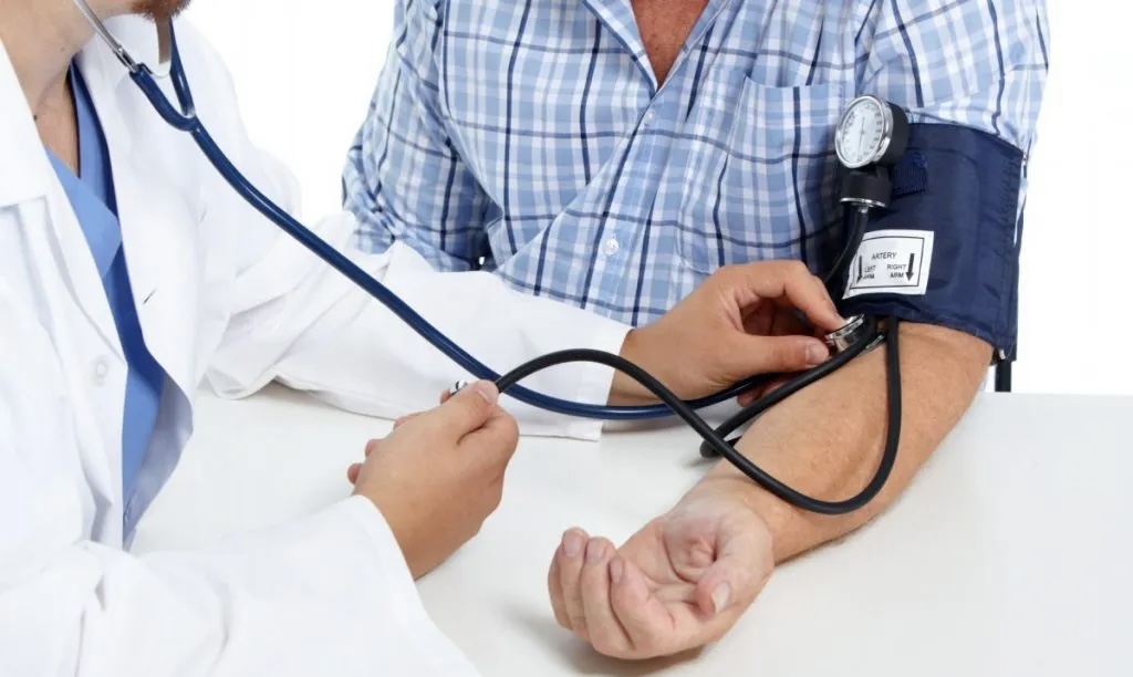 “Check up” në 1 mln kontrolle, 25% me diabet dhe yndyrna të larta
