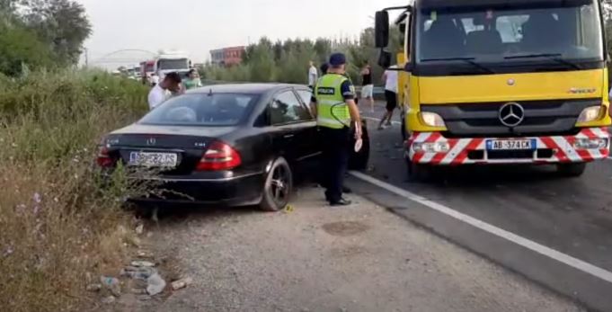 Përplasen dy makina në Krujë, plagosen tre vajza nga Kosova