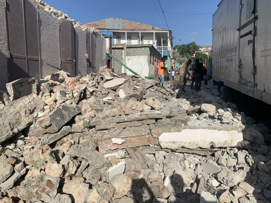 FOTO-VIDEO/ Pamje të tmerrshme. Tërmeti 7.2 ballë shkatërron Haitin