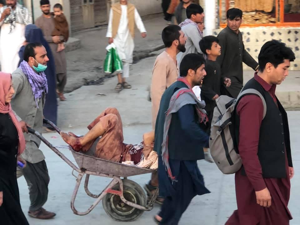 Tragjedi në aeroportin e Kabulit/ Dy shpërthime u marrin jetën 13 personave