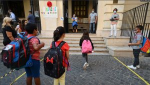 Vendimi/ Italia e bën të detyrueshme pasaportën shëndetësore për mësuesit