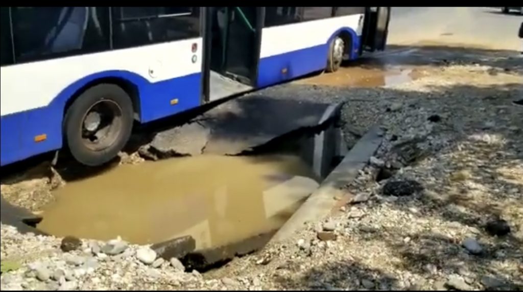 Çahet rruga, shikoni si ka ngecur urbani i Yzberishtit në gropën e madhe