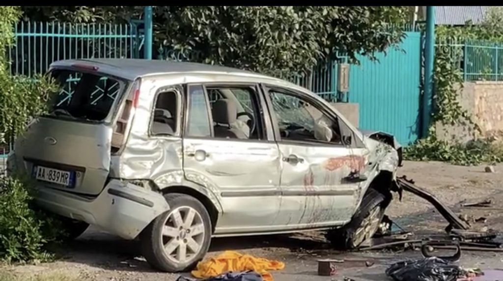 Mjeti humb kontrollin dhe përplaset me bordurën, humb jetën 38-vjeçari