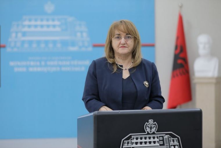 Mësimi online? Rakacolli: Kemi gati skenarët por… Ja pse duhet të vaksinohen studentët!