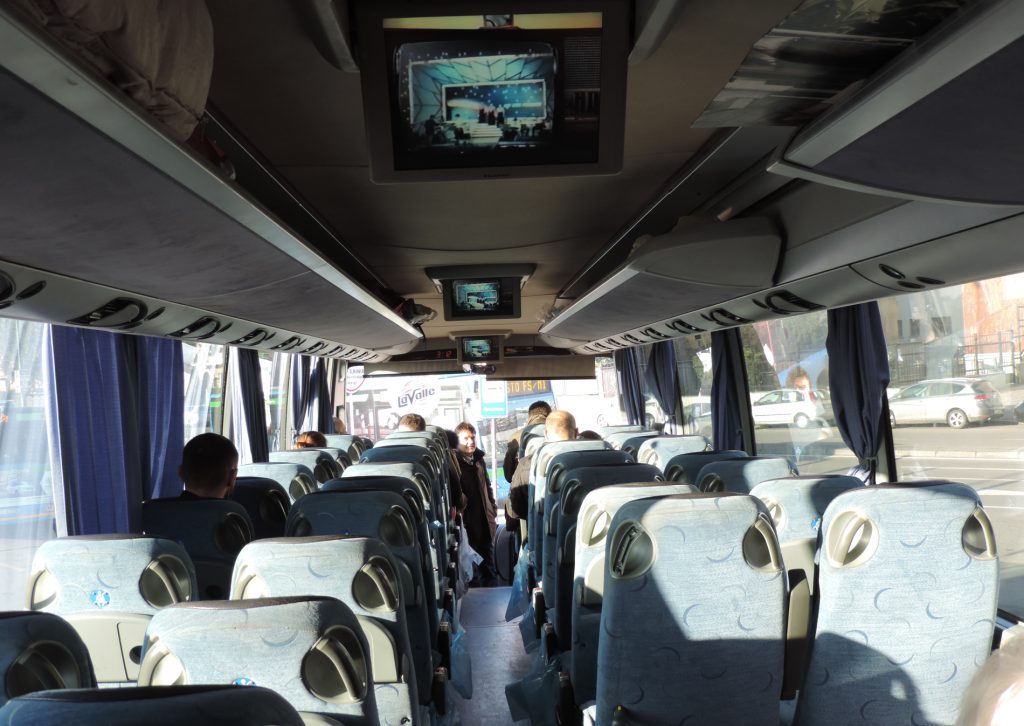 Ishte tapë, drejtonte autobusin me 36 pasagjerë, arrestohet shoferi