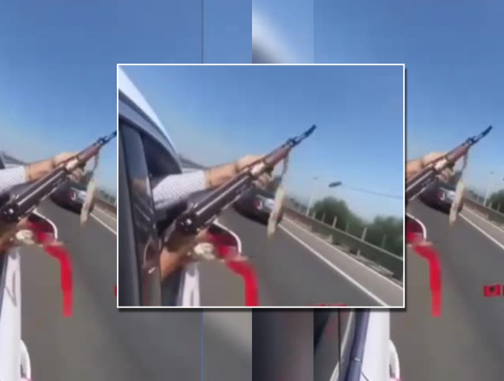 Dasmori qëlloi me kallash nga xhami i makinës, telashe edhe për dhëndrin