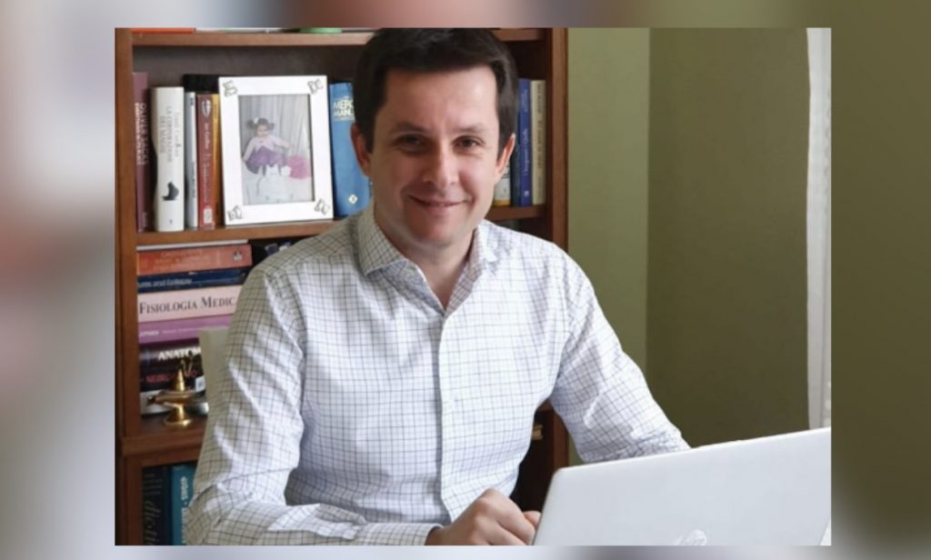 Mjeku Ilir Alimehmeti shpjegon studimin e fundit: Të infektuarit, mbrojtje shtesë me vetëm një dozë