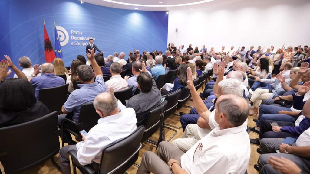 Lulzim Basha flet për hapje të partisë: Platformë qytetare për Demokracinë, për zgjedhje të lira dhe ndryshime kushtetuese