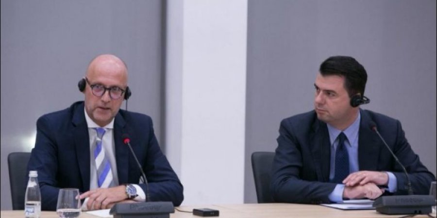 SHBA po bën të njëjtat gabime në Shqipëri siç bëri në Afganistan’/ eksperti gjerman: Basha është këshilluar keq