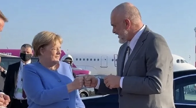 Kryeministri Rama përcjell në Rinas kancelaren Angela Merkel