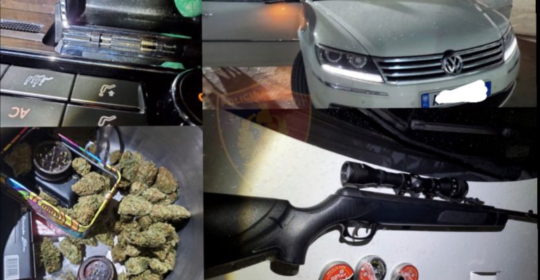 Kokainë, pushkë sportive e fishekë manovër në makinë, policia procedon penalisht 32-vjeçarin