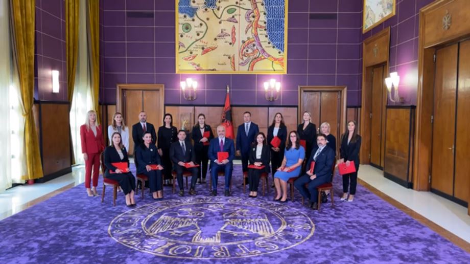 Rama paralajmëron ministrat e rinj: Në shkeljen e parë kërkohet ndjesë, në të dytën largoheni!