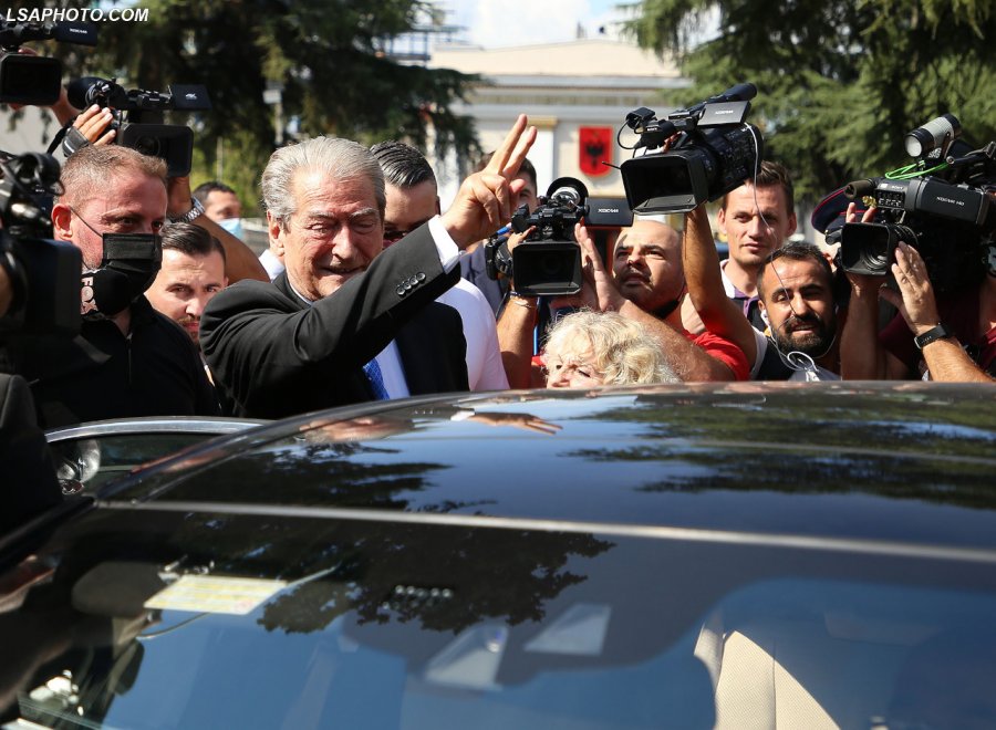 Nishani i bashkohet lëvizjes së Berishës: Do jem me demokratët e ndershëm