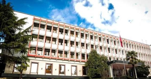 Ministria e Punëve të Jashtme në Shqipëri: I bëjmë thirrje Serbisë të tërheqë forcat e armatosura pranë kufirit me Kosovën
