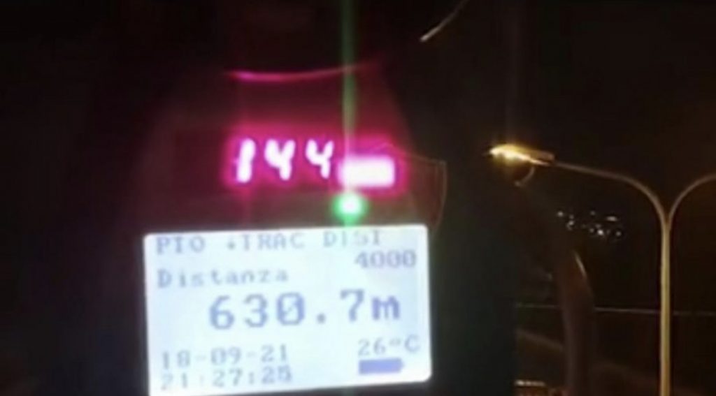 Policia gjobit ‘pilotët’ në Sauk-Teg