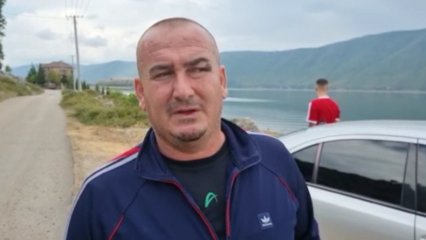 U mbyt në liqenin e Prespës teksa peshkonte, kryebashkiaku i Pustecit: Asnjë rezultat nga kërkimet për trupin e 45-vjeçarit