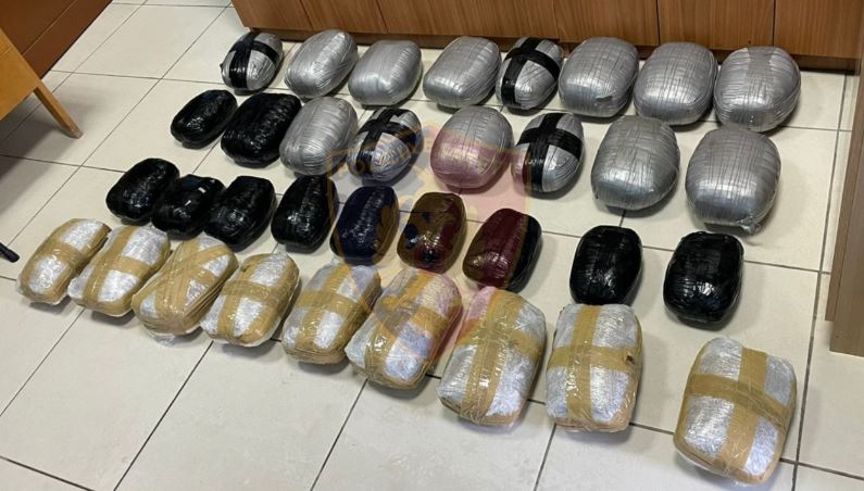 38 kg kanabis me skaf drejt Maqedonisë së Veriut, arrestohen dy persona në liqenin e Pogradecit