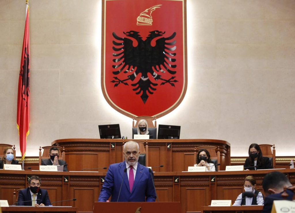 Pas  20 orësh diskutime, miratohet qeveria “Rama 3”!