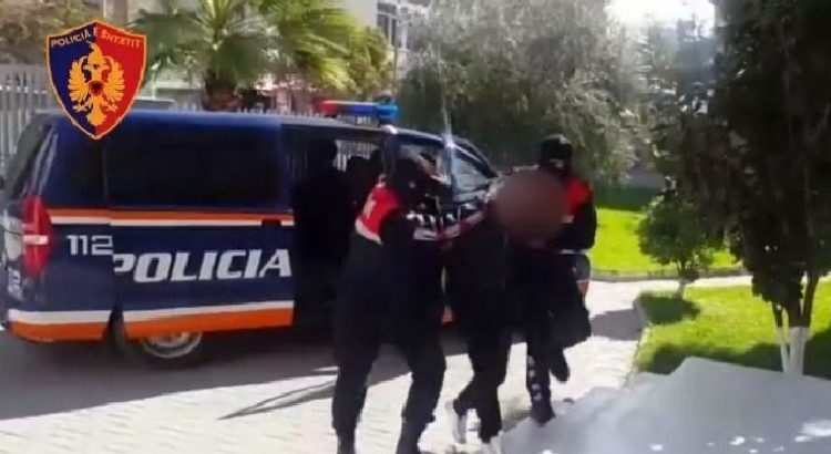 Kanosi të dashurën me ‘kallash’ nga xhelozia, arrestohet