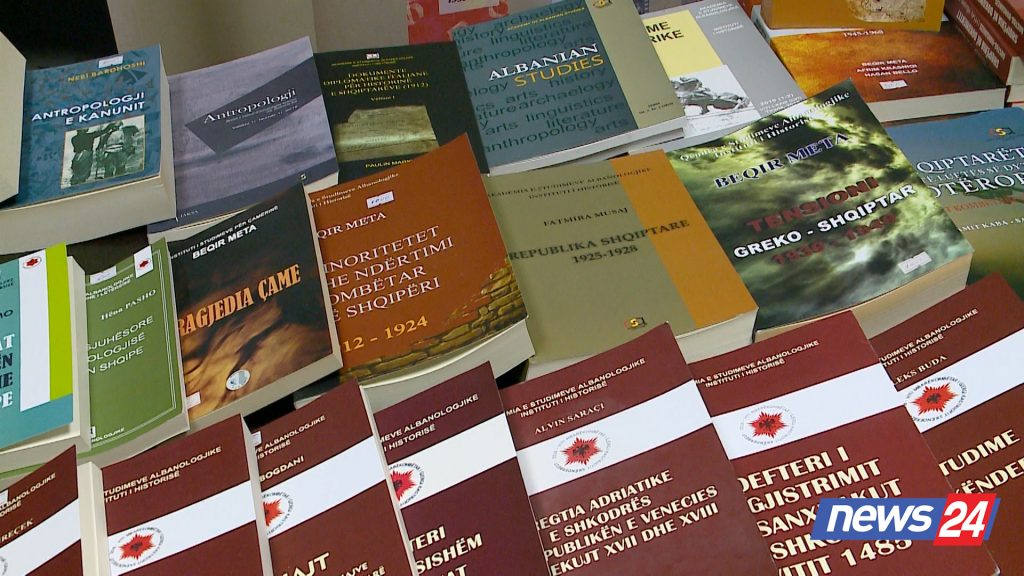 Rektori i ri i Akademisë së Studimeve Albanologjike : S’mund të pranojmë nivel tekstesh shkollore  që lë për të dëshiruar