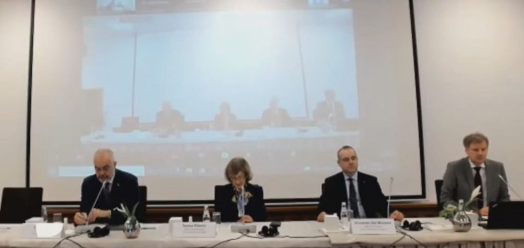 Përfaqësuesja e OSBE-së për lirinë e medias:  Gazetarët po përballen me kushte të vështira,t’u dalim në krah