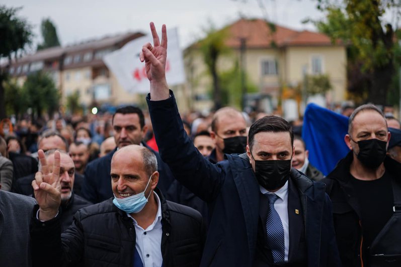 Zgjedhjet në Kosovë/ Cilat komuna shkojnë në balotazh?  VV nuk fiton asnjë në raundin e parë, betejat mes partive