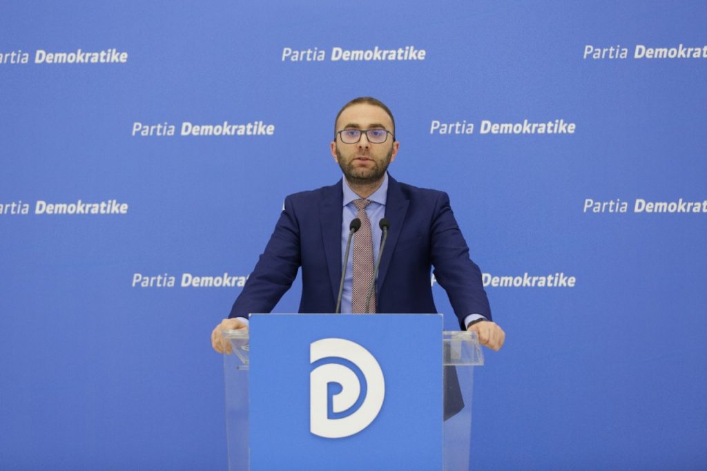 PD reagon  pas shkarkimit të Ardi Veliut:Në krye të Policisë së Shtetit sot ka një bandit më pak