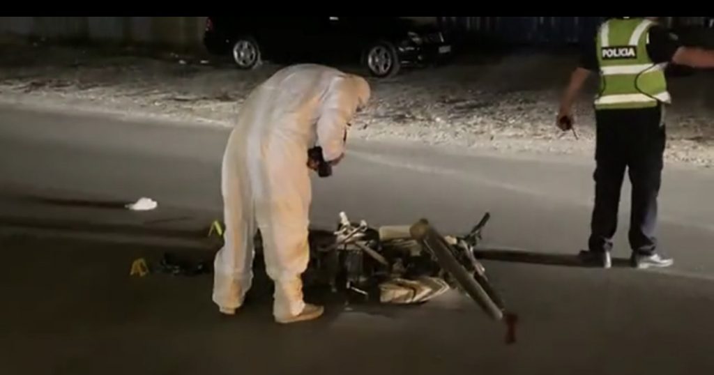 Aksident në Fier, motori përplas për vdekje këmbësorin