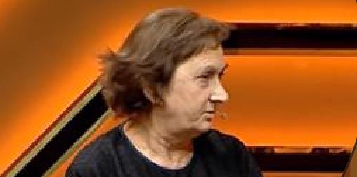 “Ditët i kam të numëruara”/ E moshuara fle rrugëve pasi dhëndri gjerman nuk e pranon në shtëpi