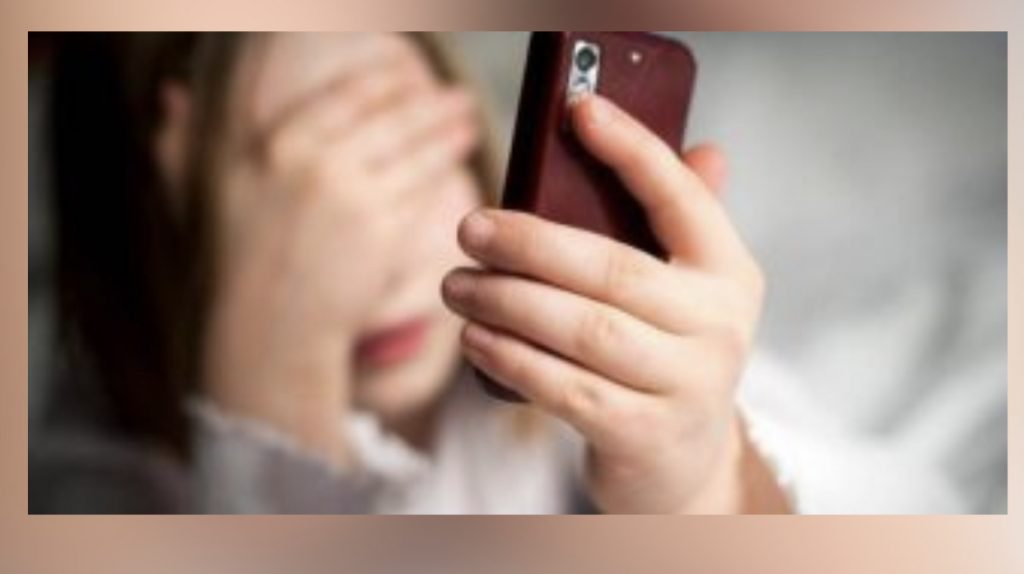 Shantazhonte vajzat me foto intime për t’i zhvatur, arrestohet në Durrës duke tërhequr paratë
