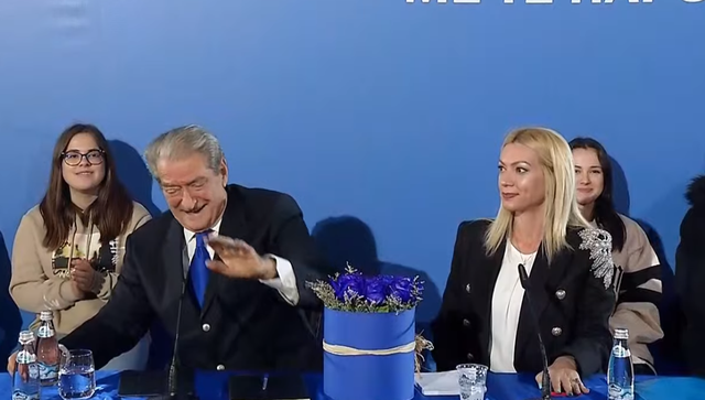 “Ditëlindja më e bukur e jetës”/ Berisha surprizohet në Korçë: Jeni popull i pushkës dhe dijes