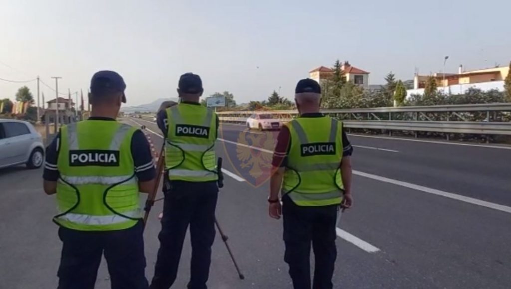 Rrëfimet e policëve nga ndalimet e automjeteve në kohë pandemie:Lëre se është shoku i shefit, janë fëmijë biznesmenësh