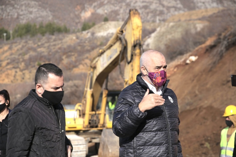 Ngecin punimet në Rrugën e Arbrit, projektit me “faturë” 40 miliardë lekë
