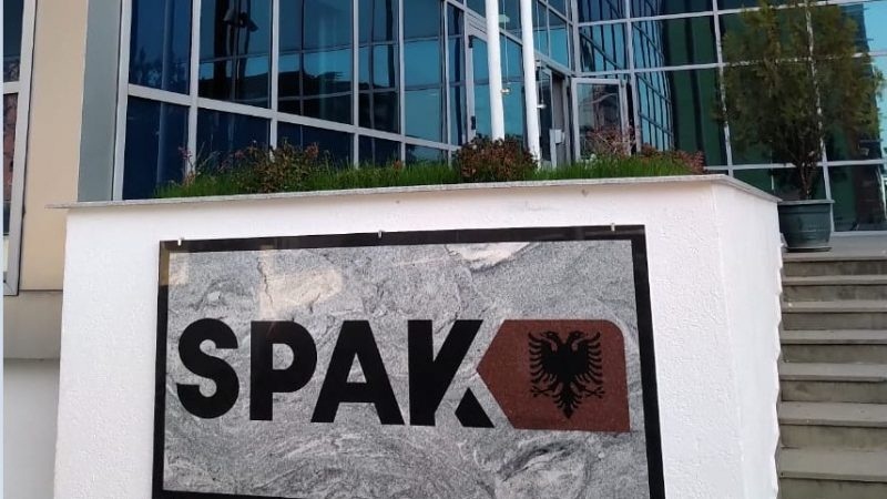 SPAK nis hetim ndaj dy ish-zyrtarëve të Policisë/ Njëri dyshohet se bashkëpunoi me një grup kriminal duke përfituar 10 mln lekë