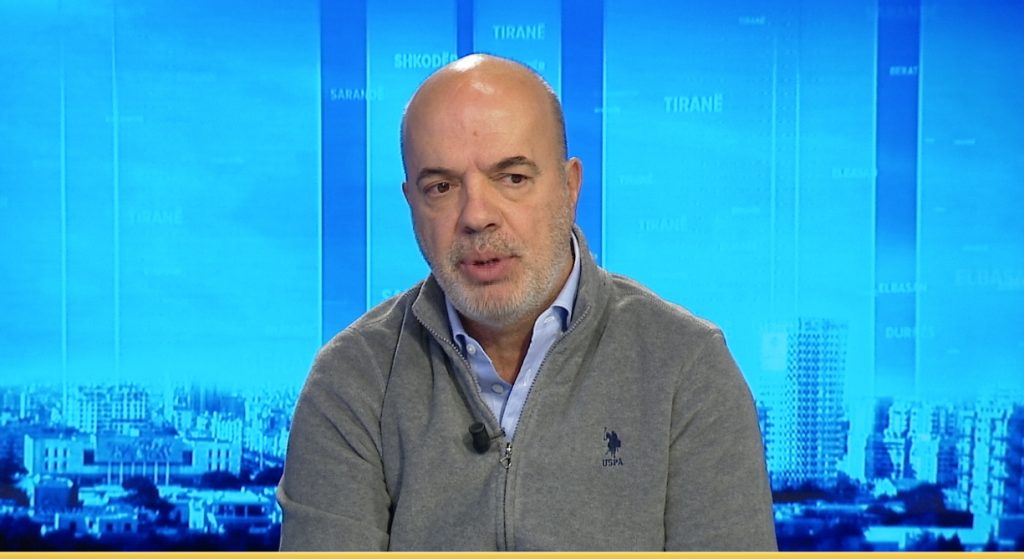 Akuzat e opozitës për blerjen e energjisë, drejtori i OSHEE: Ne nuk jemi në bursë, energjia importohet nga tregje të lira