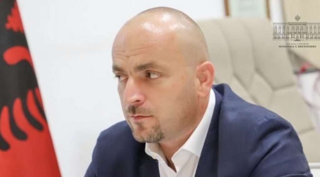Mos prisni që kryepolici  Gledis Nano,  të  jetë i pandikuar nga partia-shtet