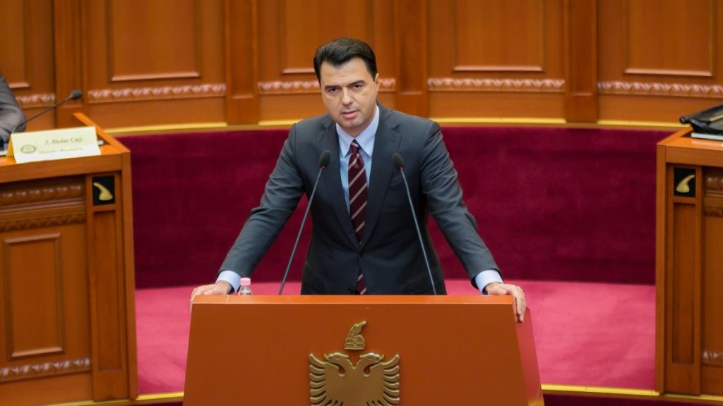Basha publikon videomesazhin: Frika e pak njerëzve nuk mund të pengojë aspiratën e shumicës dërrmuese të shqiptarëve