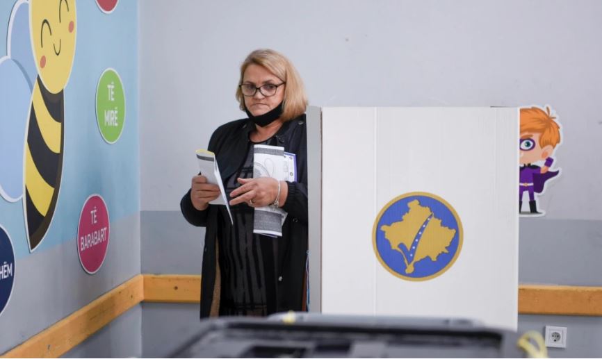 Zgjedhjet në Kosovë/ Vijon pa incidente procesi i votimeve, ja sa ka qenë pjesmarrja deri në orën 11:00