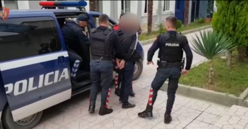 Me  doza droge gati për shitje, 40-vjeçari e shpërndante lëndën narkotike me makinë nëpër lagje