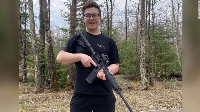Vrau dy protestues të “BLM” / Shpallet i pafajshëm adoleshenti amerikan