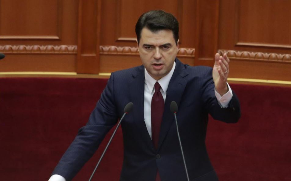 “Rritja e numrit të azilkërkuesve”-Basha: Katastrofë kombëtare që e ka origjinën te korrupsioni për të cilin flasin vendas e të huaj. Janë gangsterizuar institucionet!