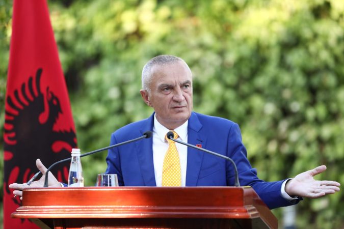 “Presidenti i Shqipërisë nuk jep llogari para asnjë ambasade, por vetëm para Kuvendit”, Presidenca reagon për shkrimet e medias greke
