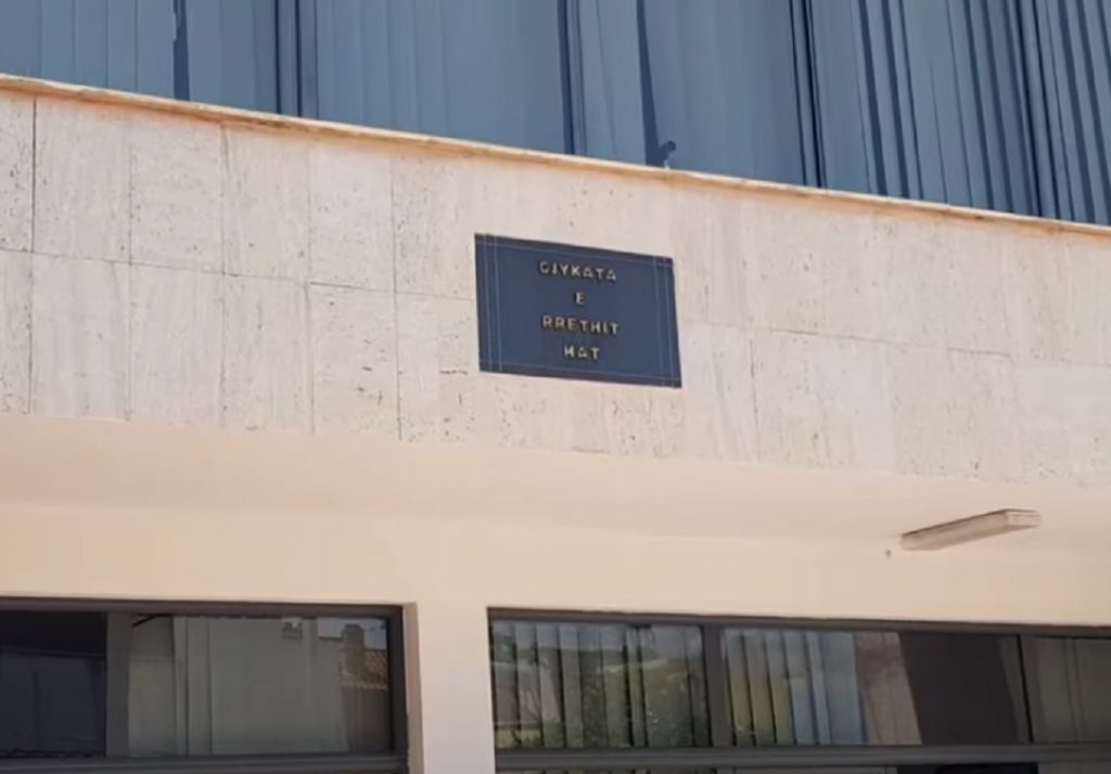 Gjykata liron nga burgu anëtarin e Bandës së Durrësit (EMRI)