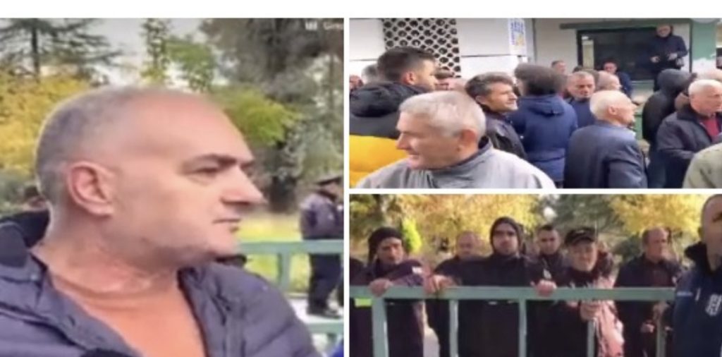 Naftëtarët e Ballshit sërish protestë masive përballë uzinës, përplasen me rojet e sigurisë. Dautaj: T’i jepet zgjidhje kësaj loje!