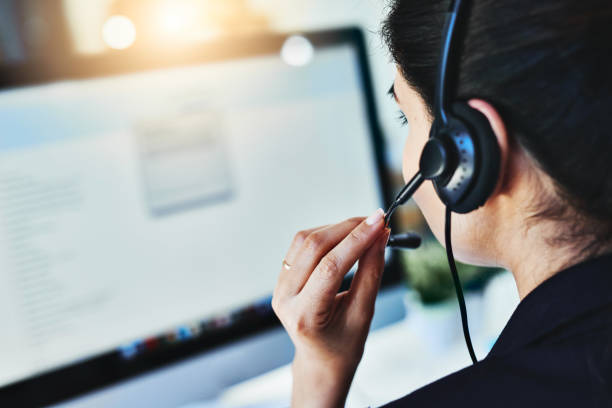 Mashtruan gjermanët dhe spanjollët nga Call Centre, policia arreston 8 persona