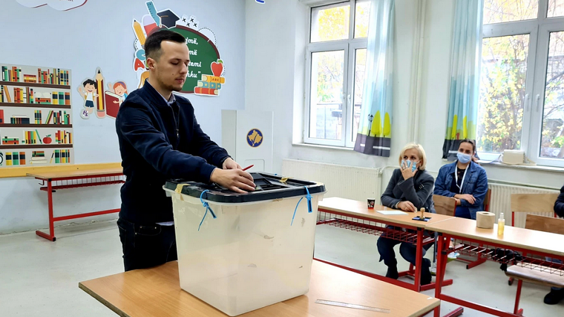 Kosovë, KQZ: Deri në orën 11 votuan mbi 7 për qind e votuesve