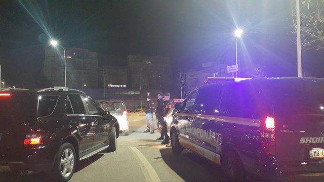 Të shtëna me armë në Vlorë/ Përleshje mes disa personave, një i plagosur