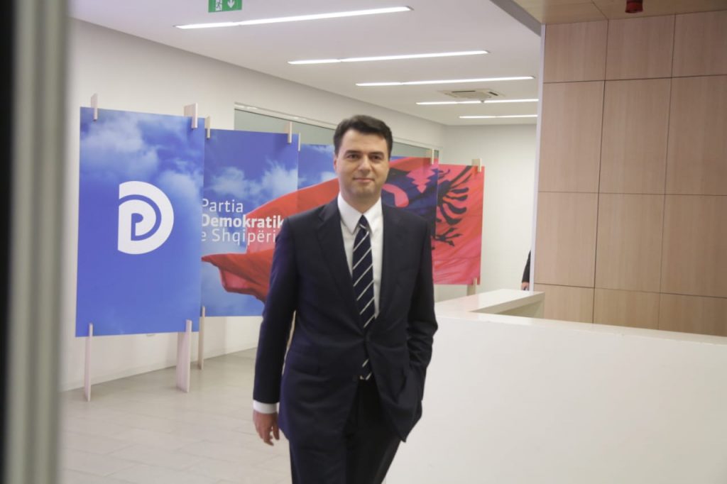 “1 Parti, 1 Kuvend”- Lulzim Basha prezanton moton dhe mbledh në selinë kryetarët e 71 degëve të PD-së!