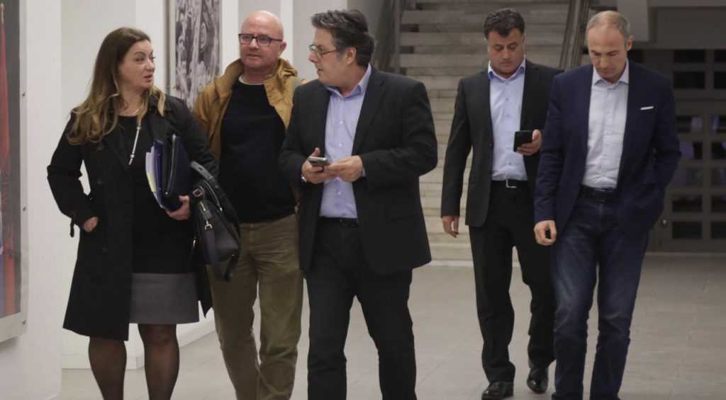 Zbardhet debati me dyer të mbyllura në Kryesinë e PD! Alizoti: Ç’janë këto dy Kuvende!